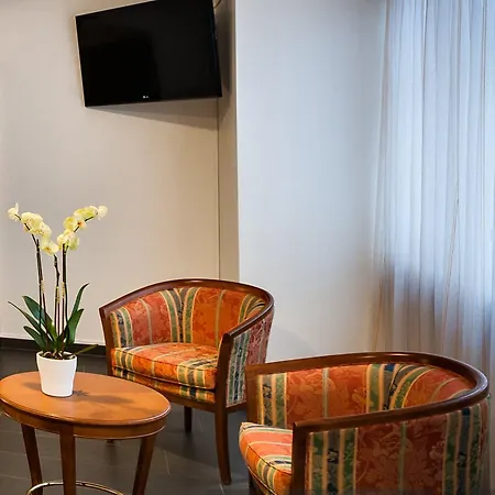 瑞斯腾斯德兰杰洛酒店 酒店