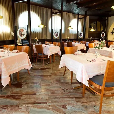 瑞斯腾斯德兰杰洛酒店 酒店 3*