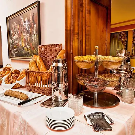 酒店 瑞斯腾斯德兰杰洛酒店 3*